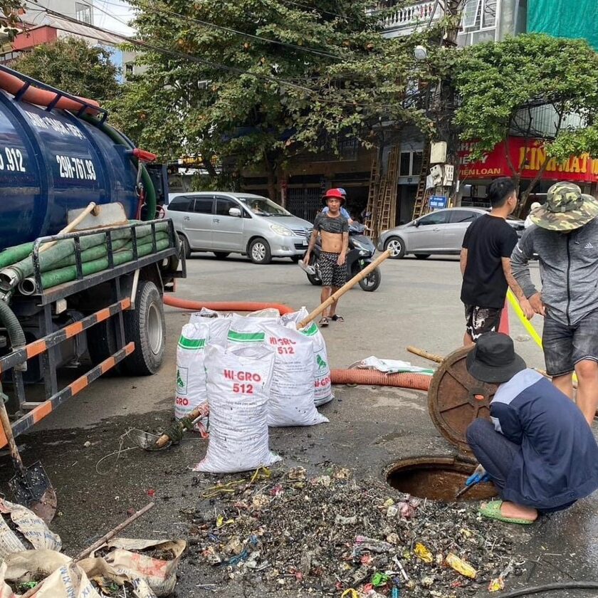 Kiểm tra hệ thống ống thông hơi bể phốt